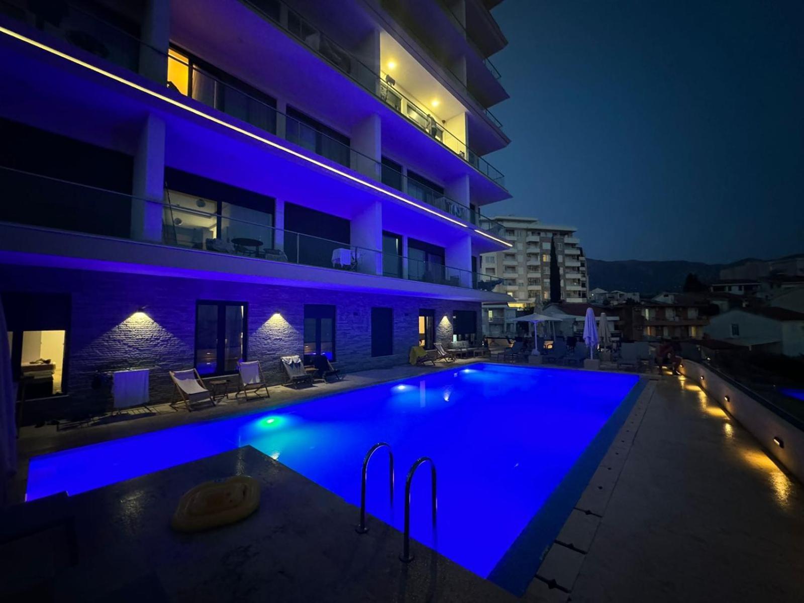 Royal Pool Elia Residnece * Budva