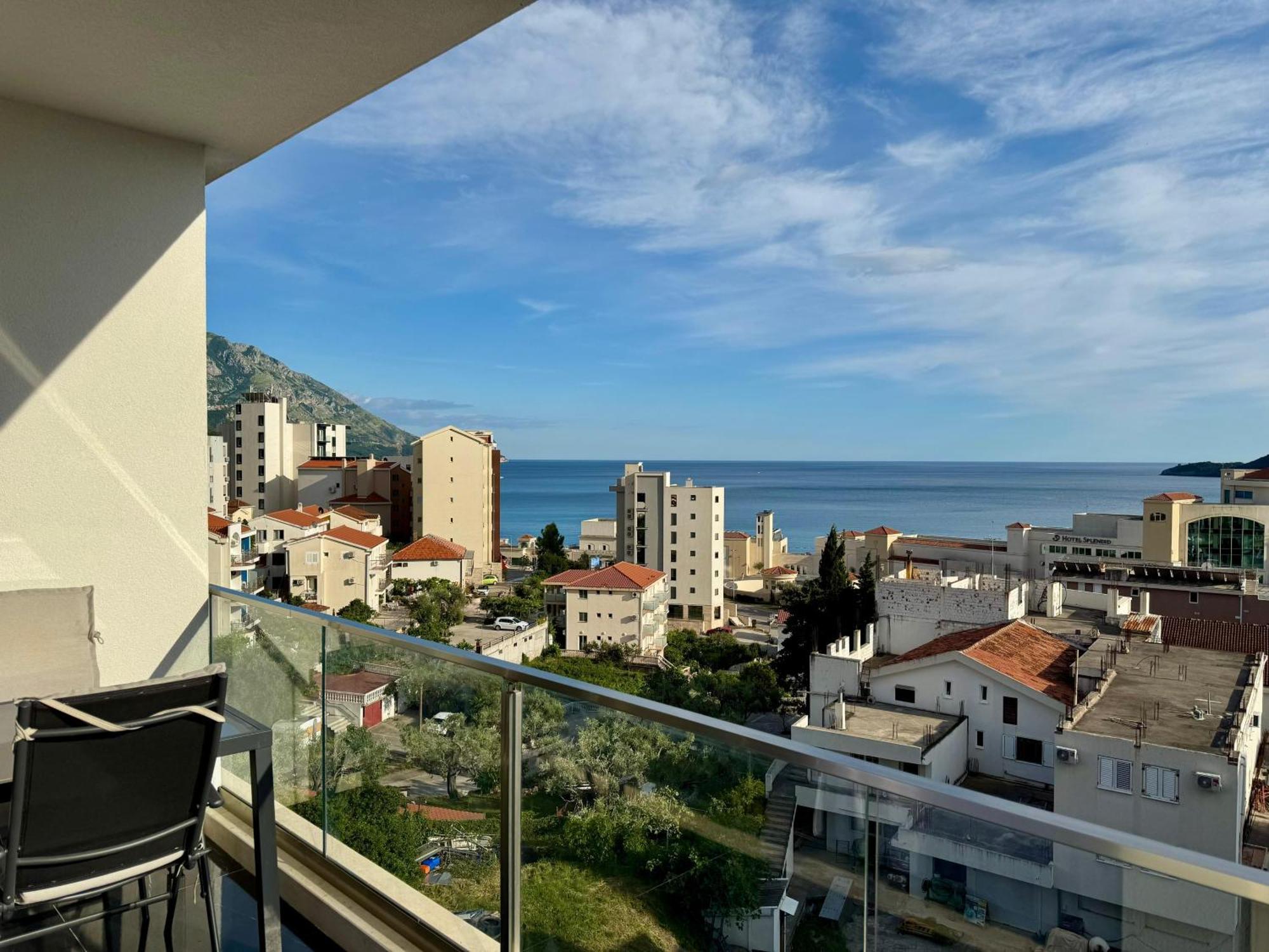 Apartment Royal Pool Elia Residnece Budva