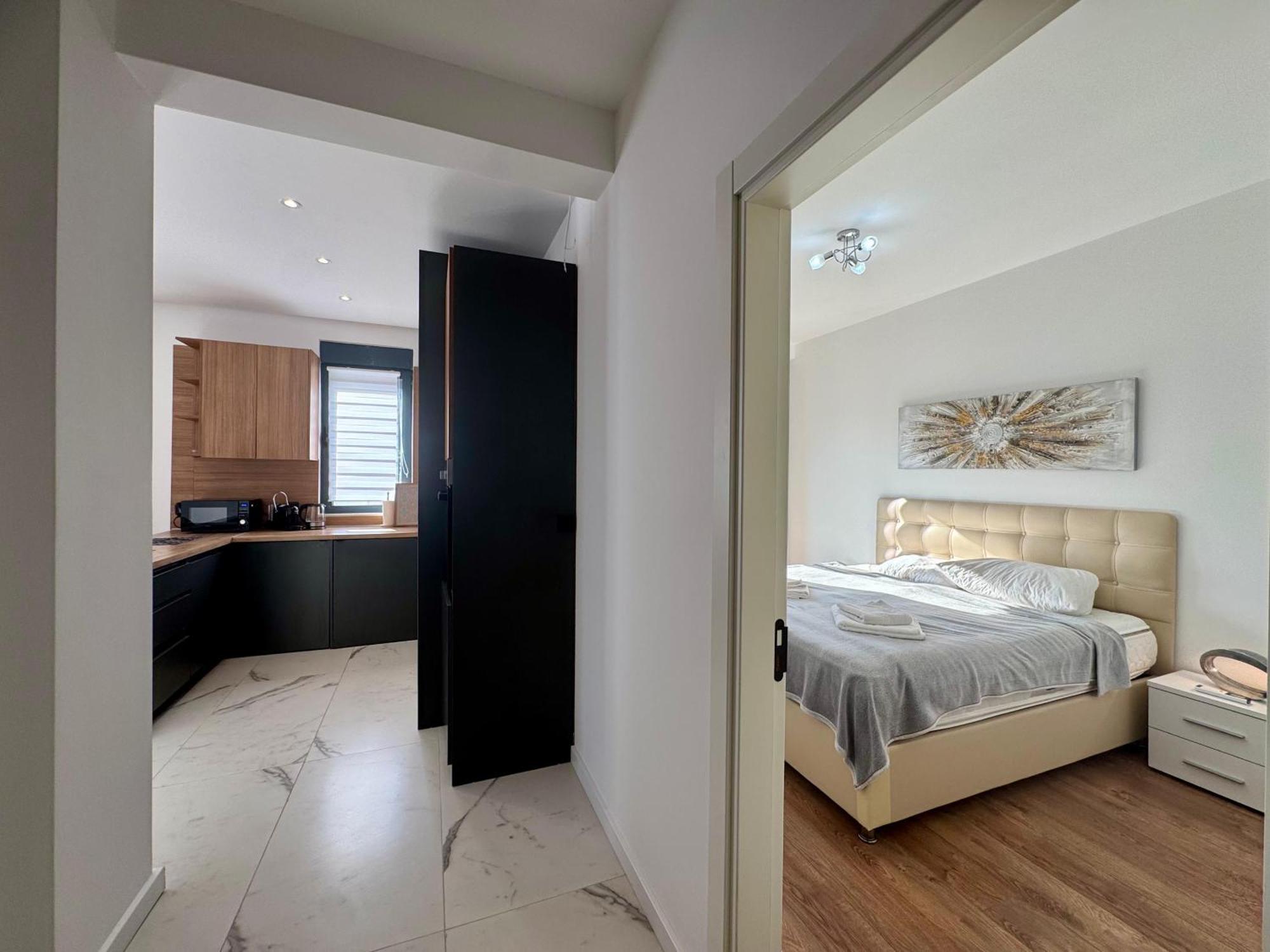 Apartment Royal Pool Elia Residnece *